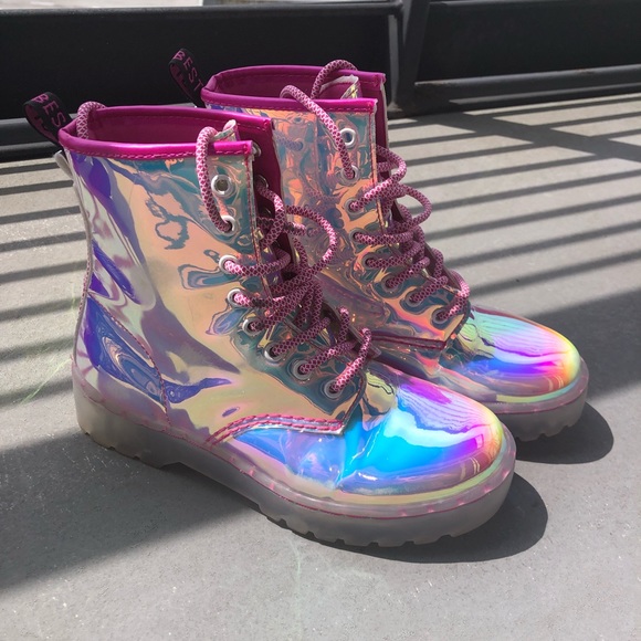 Festy Besty Holographic Boots - Picture 2 of 4